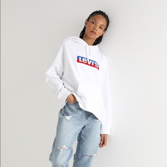 Levi’s Graphic Oversized Hoodie - Picture 2 of 2